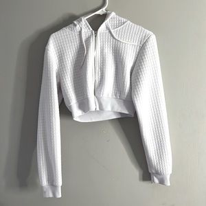 WHITE CROPPED & QUILTED PATTERN ZIP UP HOODIE